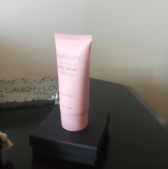 Loving U Forever and Baby Girl (3 items) - Picture 3 of 10